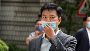 ‘청와대 비밀누설 혐의’ 김태우 수사관 징역 2년6월 구형