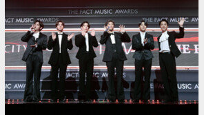 방탄소년단, ‘더팩트뮤직어워즈’ 4관왕…3년 연속 대상