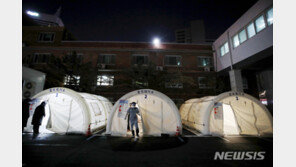 2.5단계까지 골든타임 3주, 거리두기 ‘무용지물’…“실수 반복 안해야 반전”