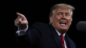 美국민 과반 “트럼프 대선불복, 민주주의 약화…차기 출마도 말아야”