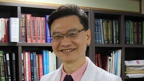 “병상 220개 다 비우겠다”…코로나 전담병원 나선 김병근 원장 