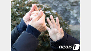 “연차도 다썼는데 어쩌라고” 등교 전면중단에 맞벌이 ‘비명’