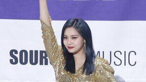 여자친구 엄지, 건강 문제로 당분간 활동 불참 “다리 근육 부상”