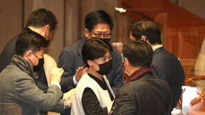 “닥쳐법”부터 “법조기자단 해체”까지…89시간 필리버스터가 남긴 말말말