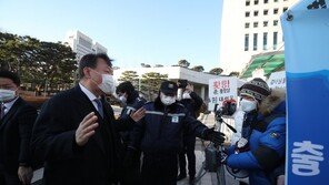 출근길 尹, 지지자에 “추운데 그만 나오셔도”