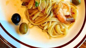 ‘후루룩’ 한 입에 바다향이, 다시 돌돌 말면 장독대 구수한 맛이…