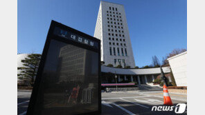 與 “윤석열, 법기술 활용 검찰 쿠데타…징계위 흔들기 선 넘어”