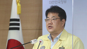 정부 “거리두기 참여율, 점점 떨어져…3단계 격상해도 비슷할 것”