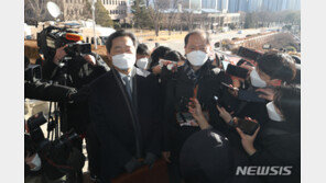 尹징계위, 2시간 만에 정회…오후부터 본격 증인심문