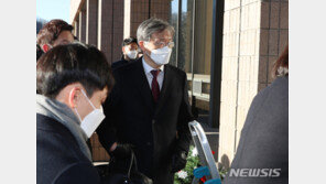 尹 징계위 출석 한동수 “진실만 증언…평온해친 기자 소송”