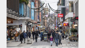 1차 ‘집단감염 방역’ 실패한 스웨덴 총리, “보건 관리들 2차도 오판해”