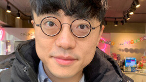 “데이비드 보위는 ‘영원한 경계인’… 어떤 틀로 규정할 수 없죠”