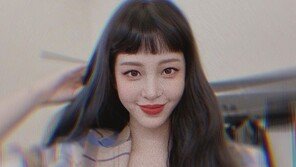 한예슬, 브라톱 입고 여신 미모…동안 미모 절정