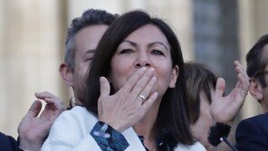 “파리시 고위직 여성 너무 많아”…1억 벌금 무는 파리시장