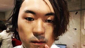 소름끼칠 만큼 내 얼굴과 똑같이 닮은 가면…가격은?