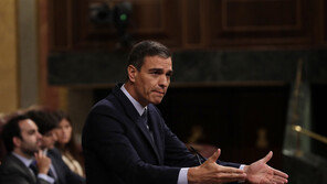 사흘전 마크롱과 점심 같이한 스페인 총리, 즉각 격리