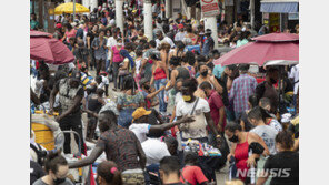 전세계서 하루 73만4404명 신규확진…최근 두달평균의 128%