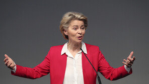 EU 집행위원장 “EU 회원국 27일부터 코로나19 백신 접종”