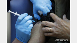 FDA, 화이자 백신 접종 지침 개정한다…알레르기 위험 경고