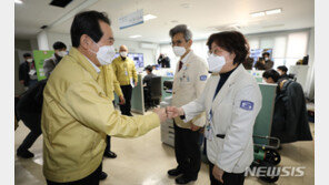 丁총리 “무증상·경증 환자의 ‘일상 조기 복귀’가 최선”