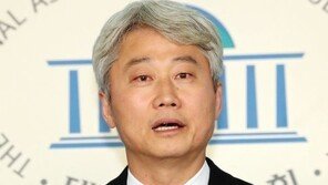 김근식 “백신 접종 못하는 건 ‘못 구해서’ 라고…솔직해지라”