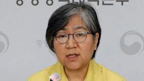 정은경 “고령자 마지막 성탄 안되게 멈춤해야…일일 1200명 예상”(종합)