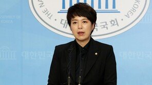 대법원장 만난 文…野 “윤석열 기각하고 정경심 살리란 뜻인가”