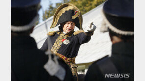 39살 연하 동거 여제자 살해 러 교수, 징역 12년6개월