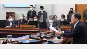 文대통령 1월 중순 신년회견前 靑개편… 노영민 ‘언제든 물러나겠다’는 뜻 전달