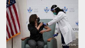 해리스 美부통령 당선인, 모더나 백신 접종…“간단하네요!”