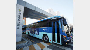 첫 확진뒤 전수검사까지 ‘3주 vs 당일’… 방역속도가 성패 갈랐다