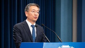 하태경 “4개월된 靑민정수석 사퇴, ‘尹징계 문제없다’ 오판 탓”