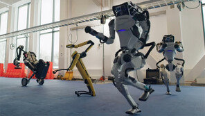 달리고 점프하고… 온라인 후끈 달군 ‘로봇 댄스’