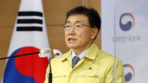 정부 “매우 중요한 분기점…2주 최선 다하면 유행 반전”