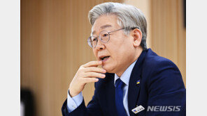 이재명 “李·朴 사면론, 나까지 입장 밝히면 대통령 부담”