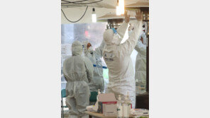 ‘5인이상 모임 금지’ 전국 확대… 학원-스키장 운영 일부 허용