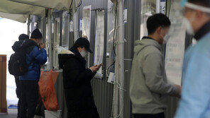 올해 유행 분기점 될 시간 2주…“유행 규모 줄여야 백신접종도 순탄”