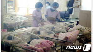 사망자, 출산자 앞서는 데드크로스…인구절벽 코로나에 가속화 우려