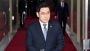 오신환, 서울시장 출마…“安 1위지만 갈수록 지지율 빠졌다”