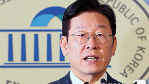 ‘MB·朴 사면론’ 최종 승자는 이재명?…“계산된 침묵” vs “원칙론”