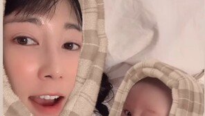 사유리, 아들과 함께 깜찍 셀카 ‘또렷한 이목구비’