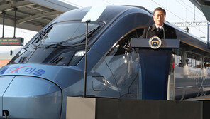 저탄소 고속열차 개통식 참석