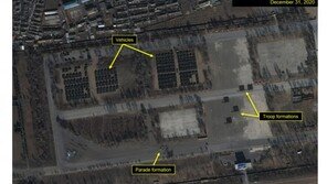 38노스 “北, 평양 미림비행장서 열병식 준비 한창”