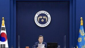 文대통령, 경제회복 자신감…“성장률 1위, 수출 최대치”