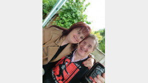 세계 최초 다운증후군 부부 남편, 코로나로 홀로 떠나