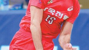 라인 뒤의 러셀 네트 너머는 얼어붙는다