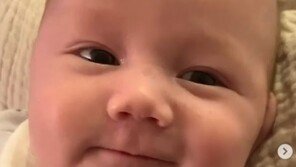 사유리, 아들 젠 심쿵 미소 공개 “내 아들은 이중턱”