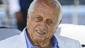 94세 라소다 전 다저스 감독, 심장병 회복 후 퇴원