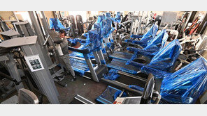 “영업중단 형평성 잃어” 방역 불복 확산… 정세균 총리 “기준 보완”