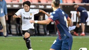 발렌시아 이강인, 국왕컵서 시즌 마수걸이 득점…최우수선수 선정